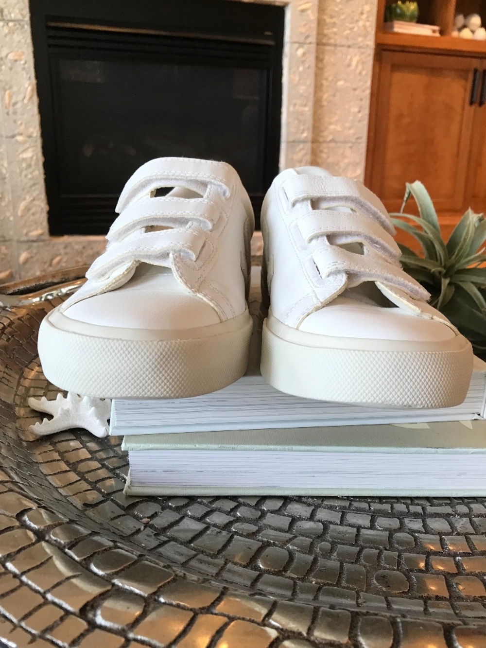 VEJA RECIFE VELCRO STRAPS CHROME FREE LEATHER WHITE NATURAL - Picture 2 of 16